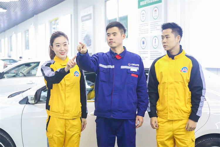 看這兒！汽車類專業2025九大就業方向！