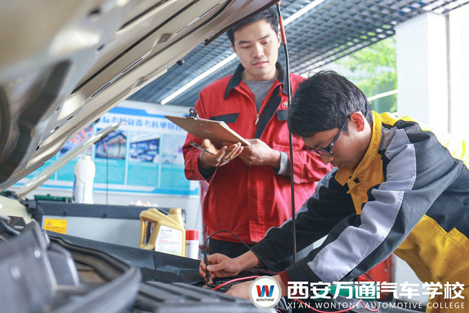 西安萬通學子接受'企業(yè)技術(shù)總監(jiān)階段達標考核'