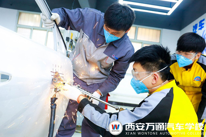 面對人工智能，學汽修技術實現更好發展