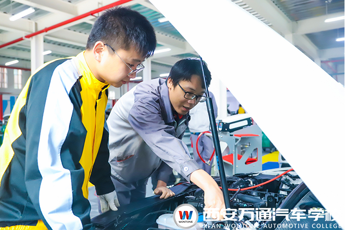 【新創客】不甘平庸、轉行學汽修