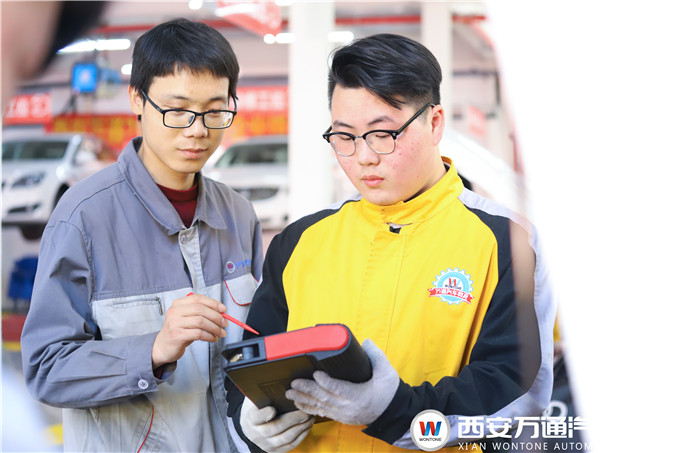 小配置大作用，這些汽車?yán)渲R你知道嗎？