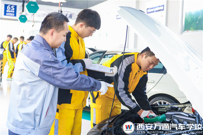 真實(shí)訓(xùn)方能學(xué)到真技術(shù)！在西安萬通學(xué)必有得！