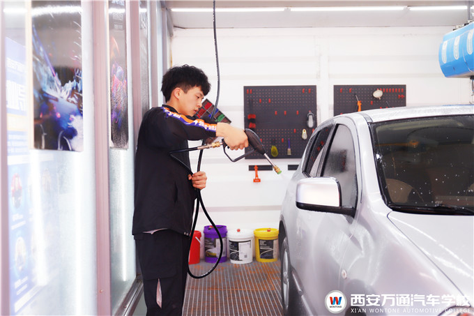 企業(yè)階段達標考核，西安萬通學子從容應對