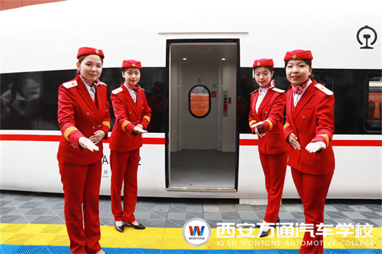  女生學什么專業好？來萬通學城軌專業!