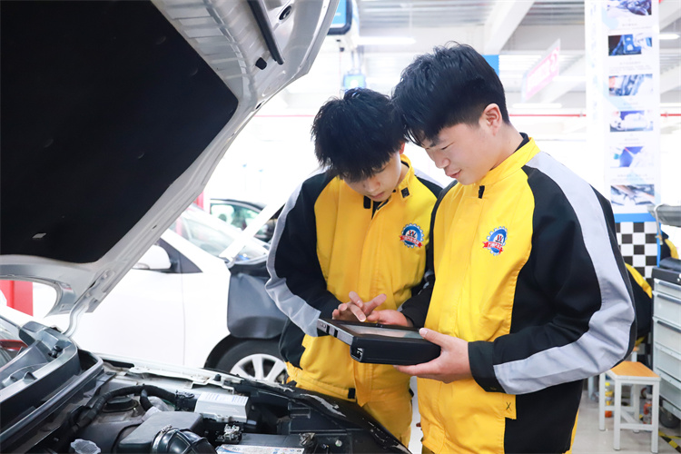 做什么職業(yè)更有可觀收入？來(lái)看看萬(wàn)通給你的“小錦囊”